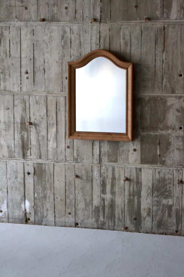 Wall mirror