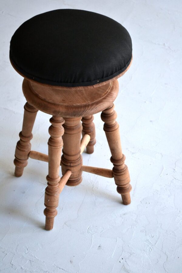 Piano stool