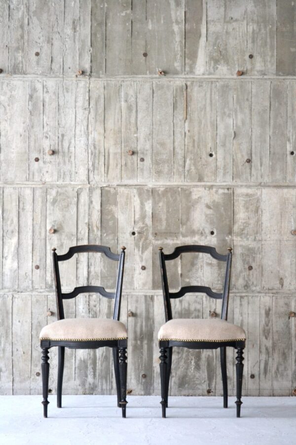 Black chair - 画像 (10)