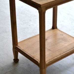Display table