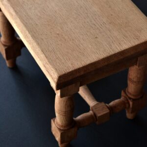 Small display table