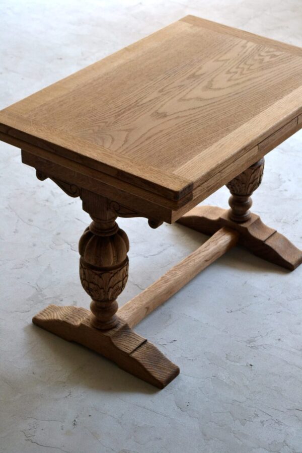 Small draw leaf table