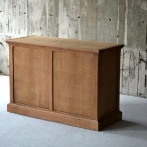Counter cabinet