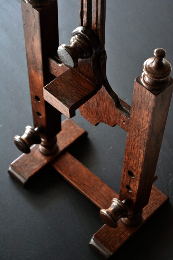 Small easel