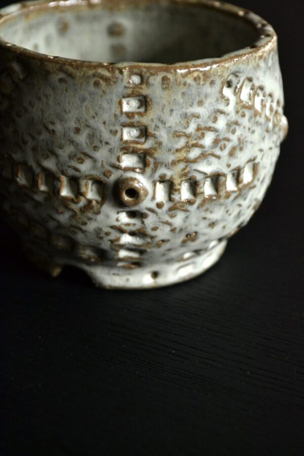Kodama jomon pot white
