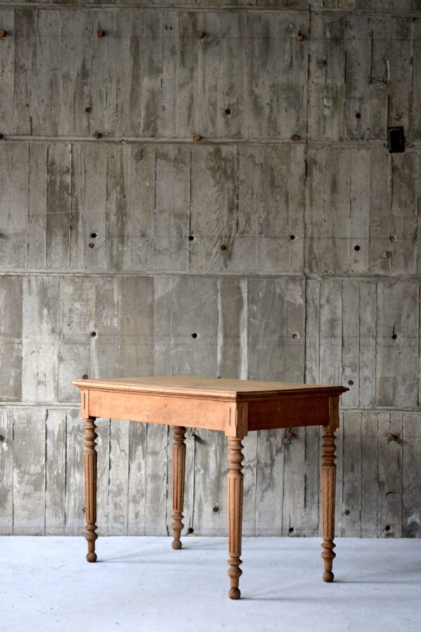 Desk - 画像 (4)
