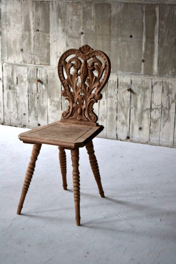 Hall chair