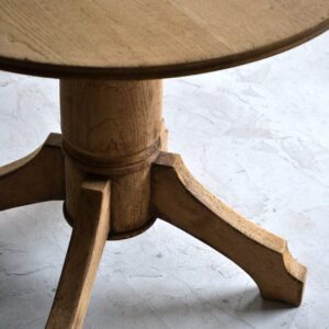 Round table